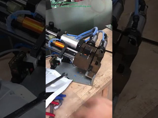 Pneumatic Wire stripping machine for outside jacket and inter core cable